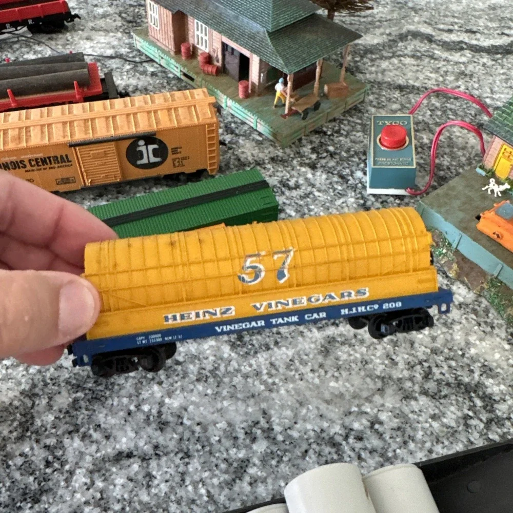 Vintage AHM Tempo HO Scale New York Central 6603 17 Trains Plus Extras See Pics‎